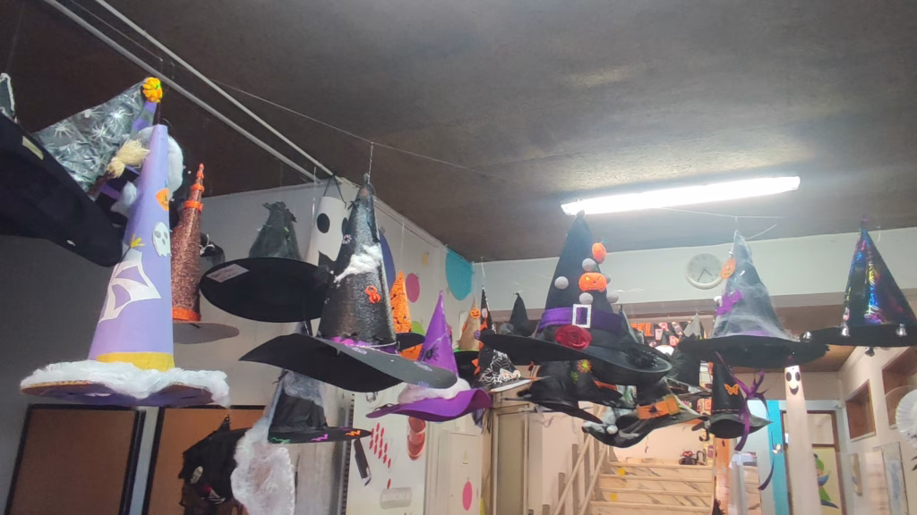 Halloween - Exposição de Chapéus de Bruxa