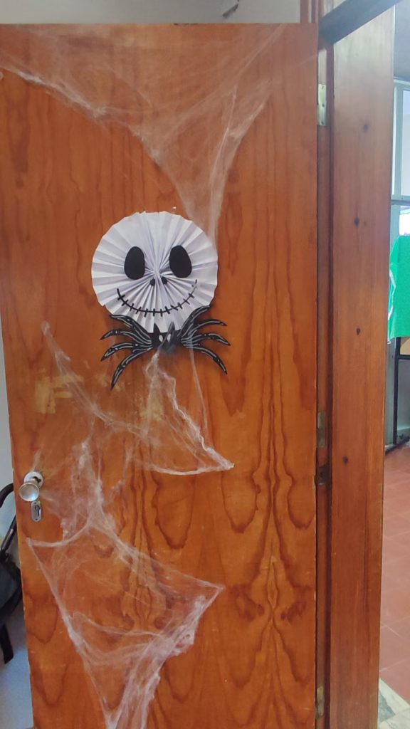 Halloween - Exposição de Chapéus de Bruxa