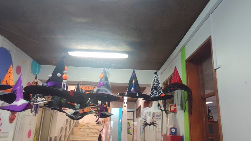 Halloween - Exposição de Chapéus de Bruxa