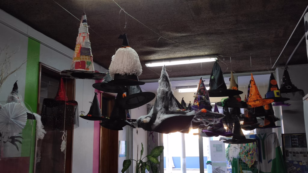 Halloween - Exposição de Chapéus de Bruxa